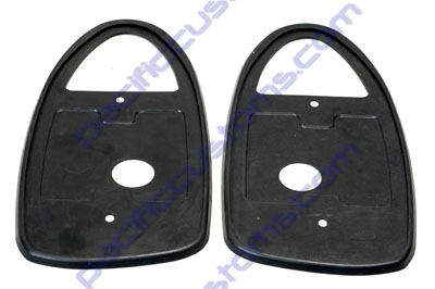 TAIL LIGHT SEALS, LEFT AND RIGHT 1971-1972 BUG